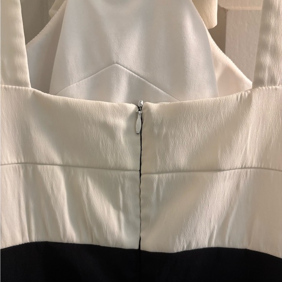 Joseph Ribkoff Elegant Black & White Ruffle Halter Dress sz 8 LBD - Picture 7 of 9